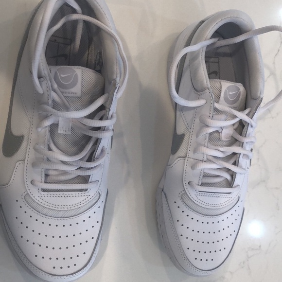 Nike leather tennis shoe, size 7.5, worn once for an hour perfect condition - Picture 3 of 11